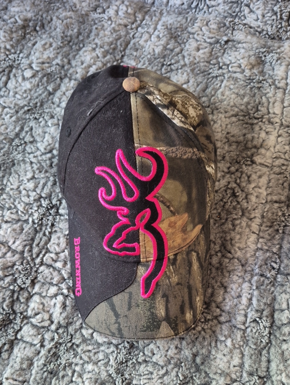 Browning 🖤 Camo Cap wNeon Pink (743)
